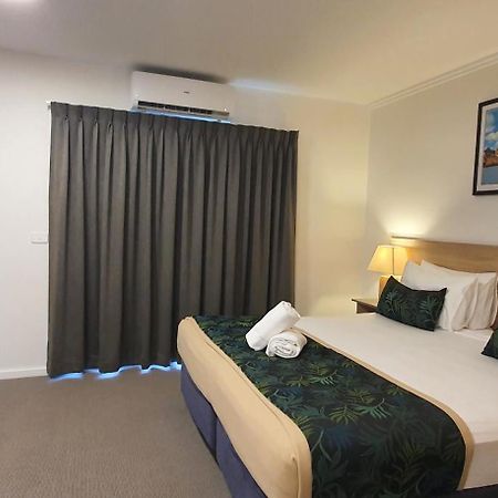 Club Maclean Motel Extérieur photo
